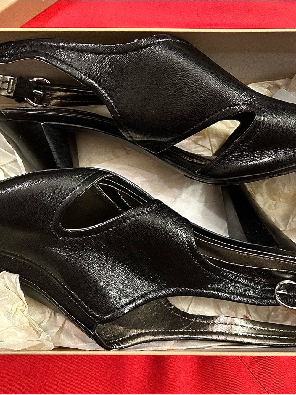 Size 10 M Naturalizer Black Slingback Heels